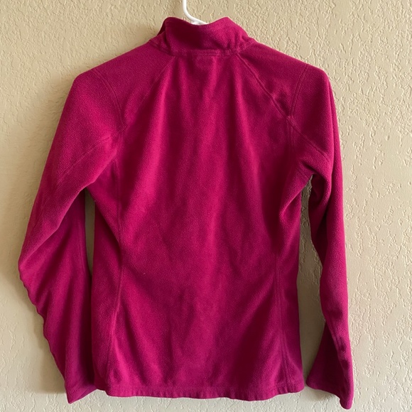 North Face 1/4 Zip Top - Picture 2 of 2